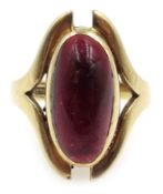 Gold oval cabochon garnet ring, hallmarked 9ct Condition Report Approx 3.