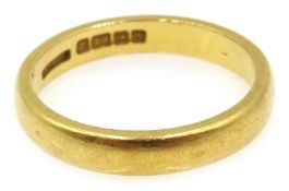 22ct gold wedding ring hallmarked Condition Report 5.2gm O-P<a href='//www.
