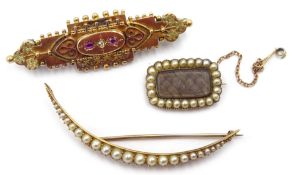 Victorian gold graduating seed pearl crescent shaped brooch,