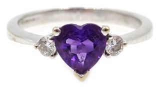 Heart shaped amethyst and diamond ring hallmarked 18ct Condition Report amethyst