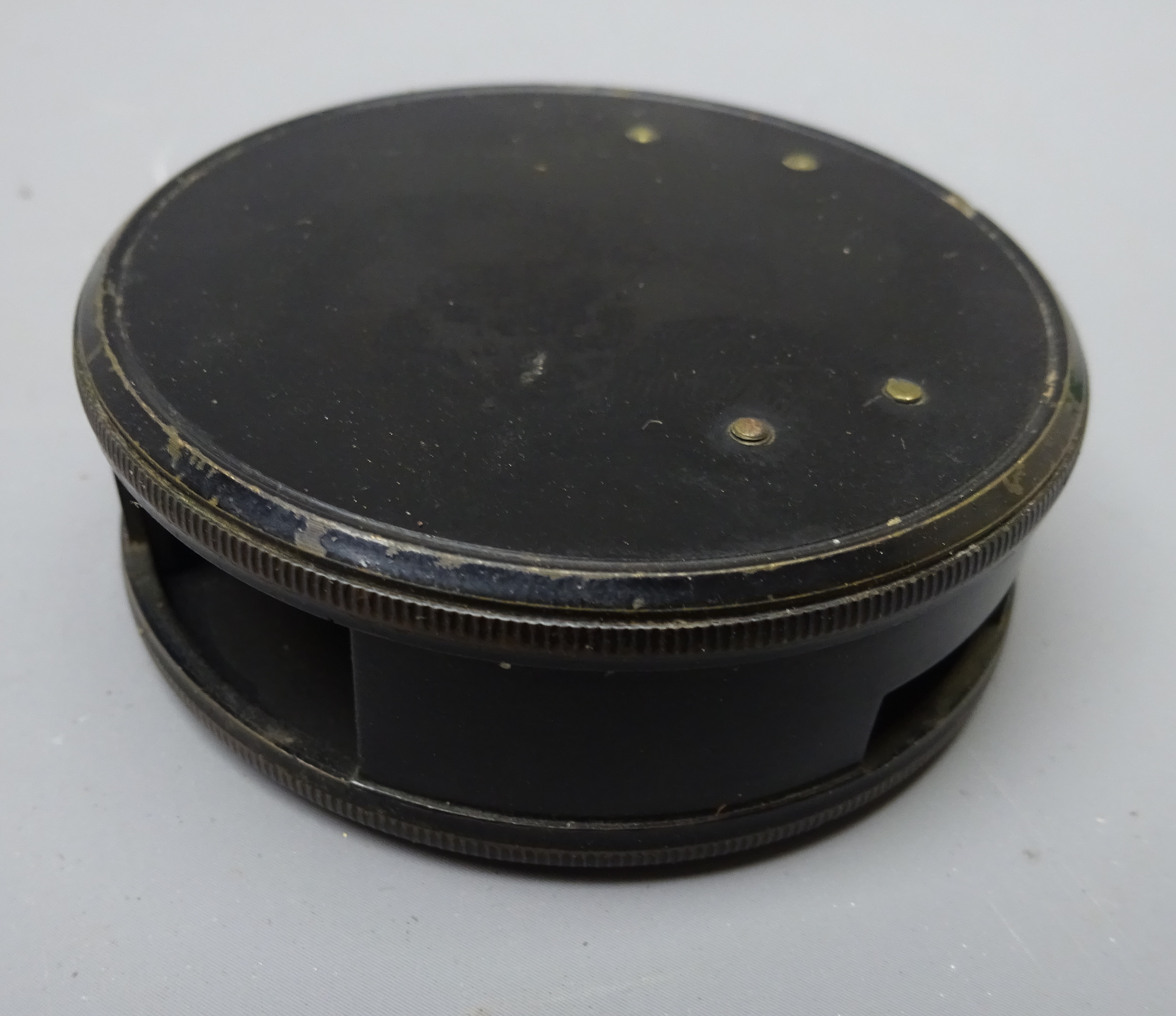 Right angle viewer by F. Barker & Son, black japanned drum shape body in leather carrying case D5. - Image 2 of 2