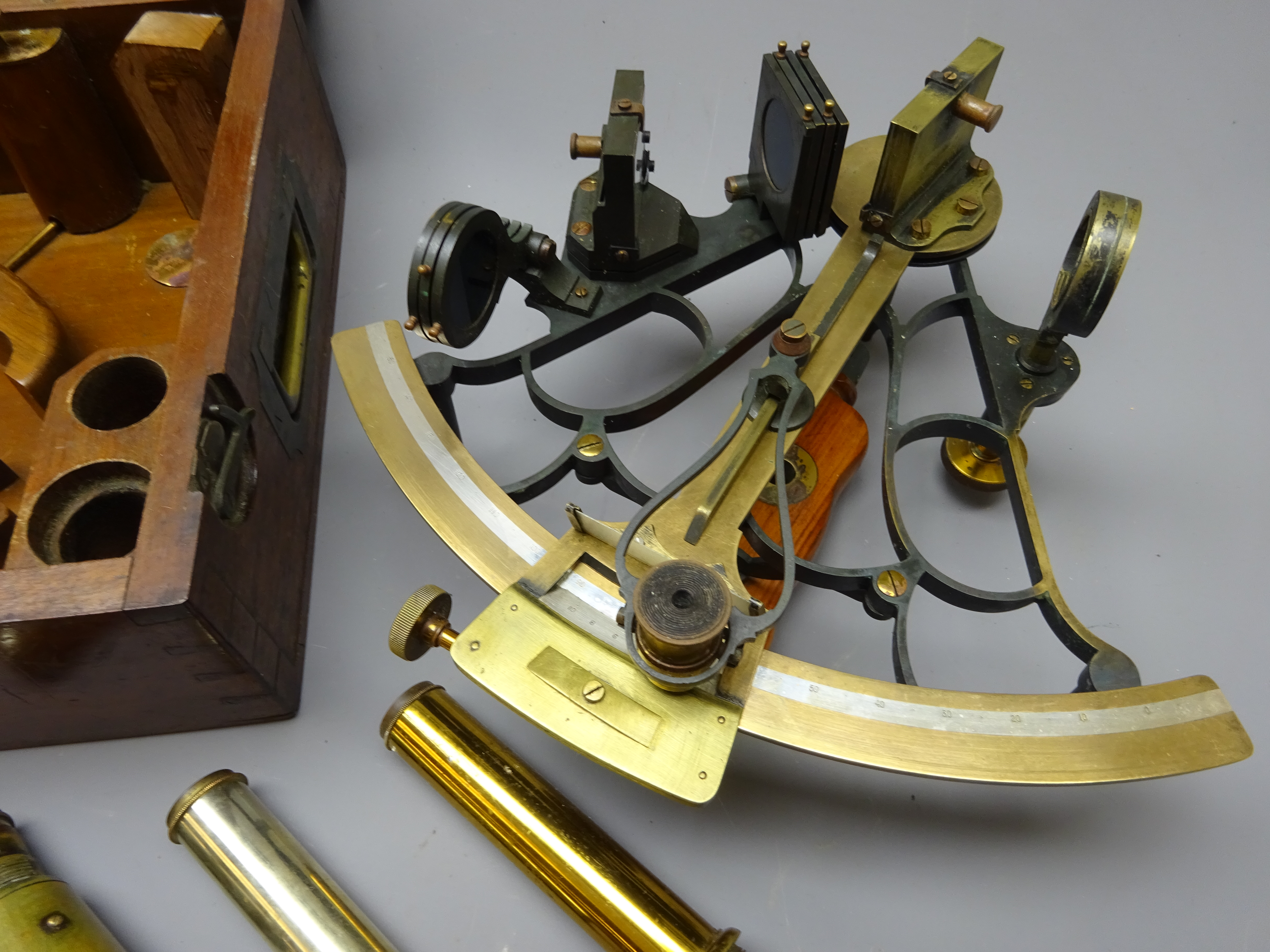 Early 20th century 'Hezzanith' Sextant No.P32, made for W. - Image 2 of 9