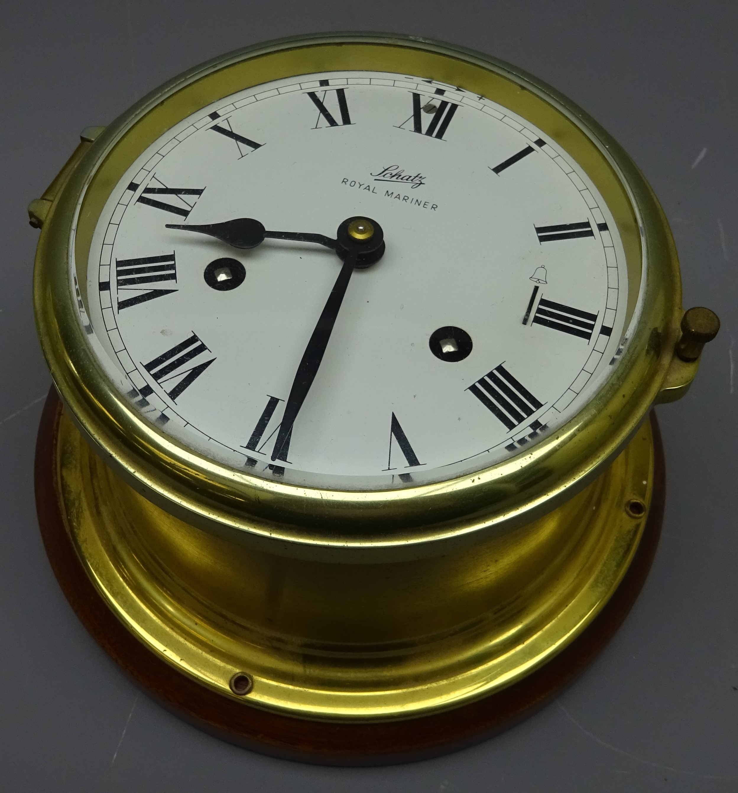 Schatz Germany Royal Mariner ship's key wind brass cased bulkhead clock D18cm with additional - Image 2 of 2