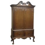 Early 20th century mahogany Chippendale style cabinet,