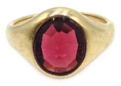 9ct gold oval garnet signet ring, hallmarked Condition Report Approx 8.