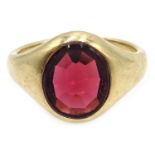 9ct gold oval garnet signet ring, hallmarked Condition Report Approx 8.