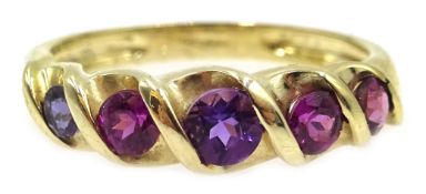9ct gold gem set ring, hallmarked Condition Report Approx 2gm,