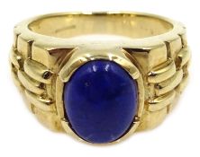 9ct gold oval lapis lazuli set ring, hallmarked Condition Report Size M-N, approx 7.