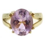 9ct gold oval morganite ring, hallmarked Condition Report Approx 5.