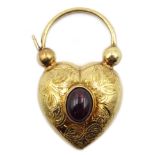 14ct heart shaped cabochon garnet padlock, stamped 585 Condition Report Approx 4.