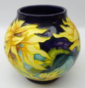 Moorcroft limited edition Topeka pattern globular vase designed by Jeanne McDougall, dated 2000 no.