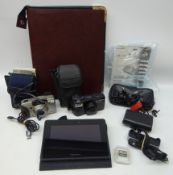 Fuji Finepix Z1 digital camera with case and cradle,