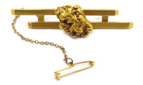 Victorian 18ct gold bar brooch with 18ct gold (tested) nugget,