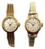 Accurist 9ct gold bracelet wristwatch, stamped 375 and 9ct gold wristwatch,
