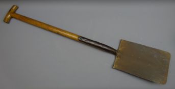 LNER spade, ash shaft with T handle, blade stamped LNER 1940, maker indistinct,