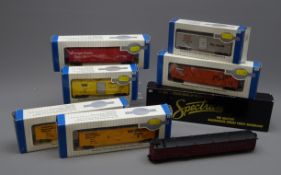 Bachmann 'H0/00' gauge - Spectrum Master Railroader Series EMC Gas Electric (Doodlebug) locomotive