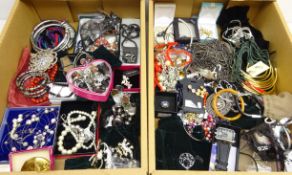 Quantity of modern costume jewellery including rhinestone inset spider brooches,