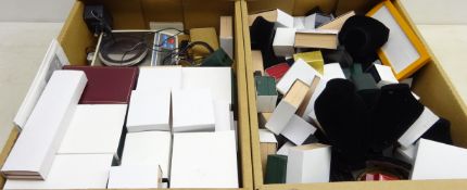 Ex Shop Stock - Quantity of jewellery boxes, stands, EK-ilEW-i Series Compact Balances,