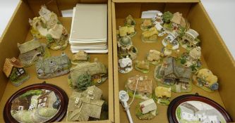 Twenty-five Lilliput Lane Cottages, various collections comprising 11 boxed without deeds,