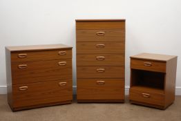 Schreiber teak dressing chest with hinged lid enclosing fitted interior above four graduating