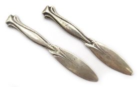 Pair of hammered silver knives by Ramsden and Carr London 1913 10cm approx 2oz Condition