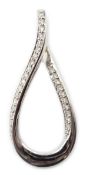 18ct white gold diamond set loop pendant, hallmarked Condition Report Approx 3gm,