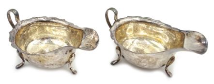 Pair of silver sauce boats by Viner's Ltd Sheffield 1940 7oz Condition Report