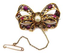 Victorian gold ruby, pearl and enamel bow brooch Condition Report Approx 9.3gm, 4.