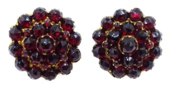 Pair of 9ct gold (tested) garnet cluster stud earrings Condition Report Approx 4.
