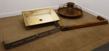 Circular cast iron pig trough (D90cm) a large rectangular cast iron basin and two fenders (4)