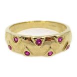 9ct gold pink stone set ring, hallmarked Condition Report Approx 2.