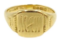 18ct gold signet ring inscribed 'MAW' Birmingham 1991 Condition Report SIZE l-m 4.