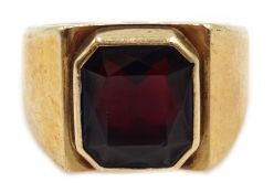 Garnet set heavy gold ring, stamped 14K Condition Report size O, approx 9.