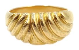 Gold ring scroll decoration stamped 14k,