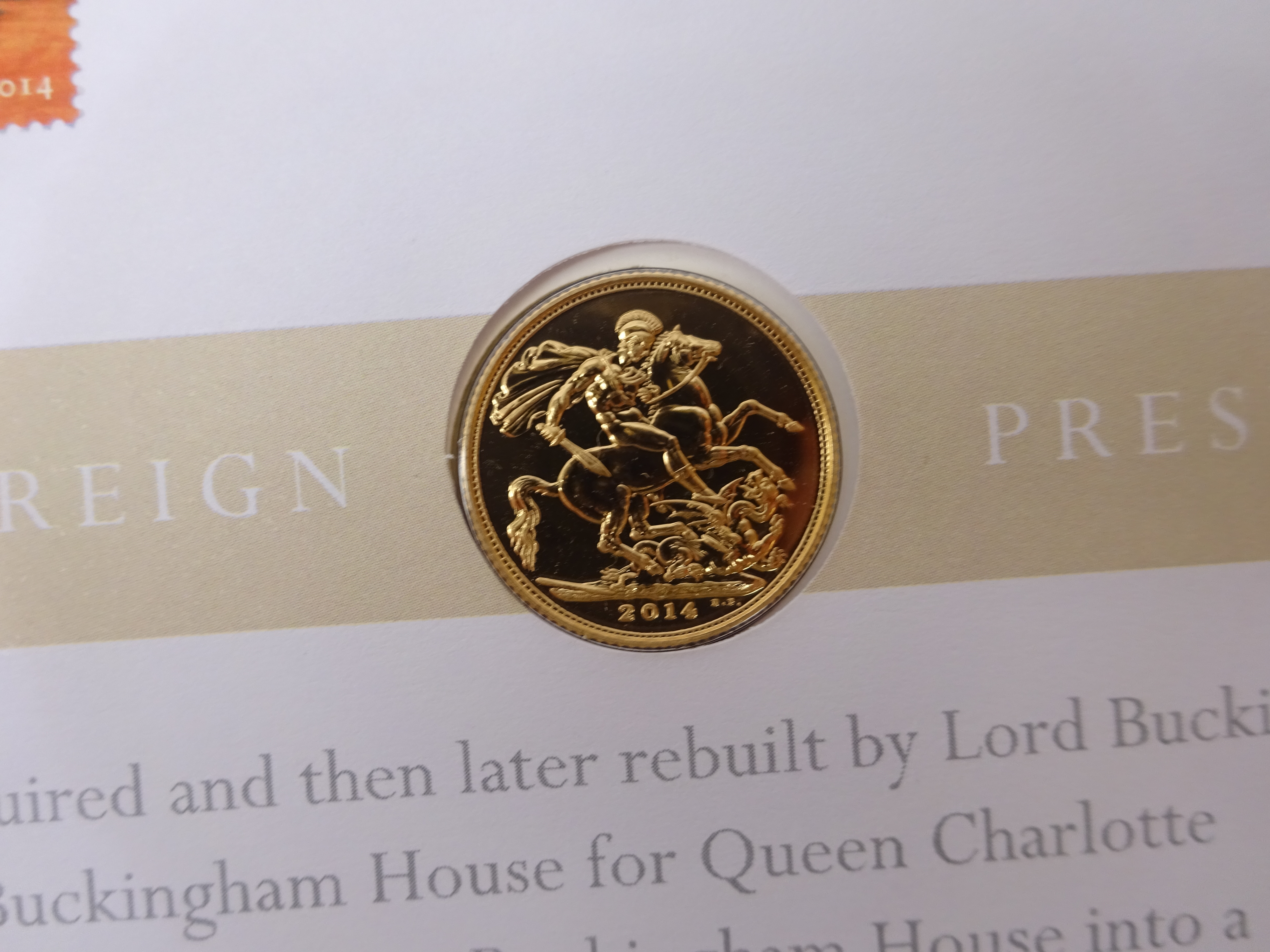 Queen Elizabeth II 2014 gold full sovereign, - Image 2 of 4