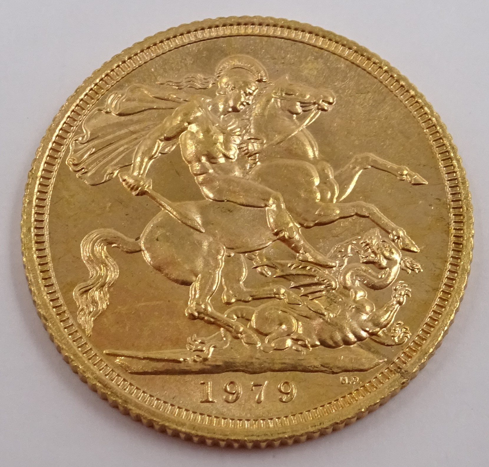 Queen Elizabeth II 1979 gold full sovereign Condition Report <a href='//www. - Image 2 of 2