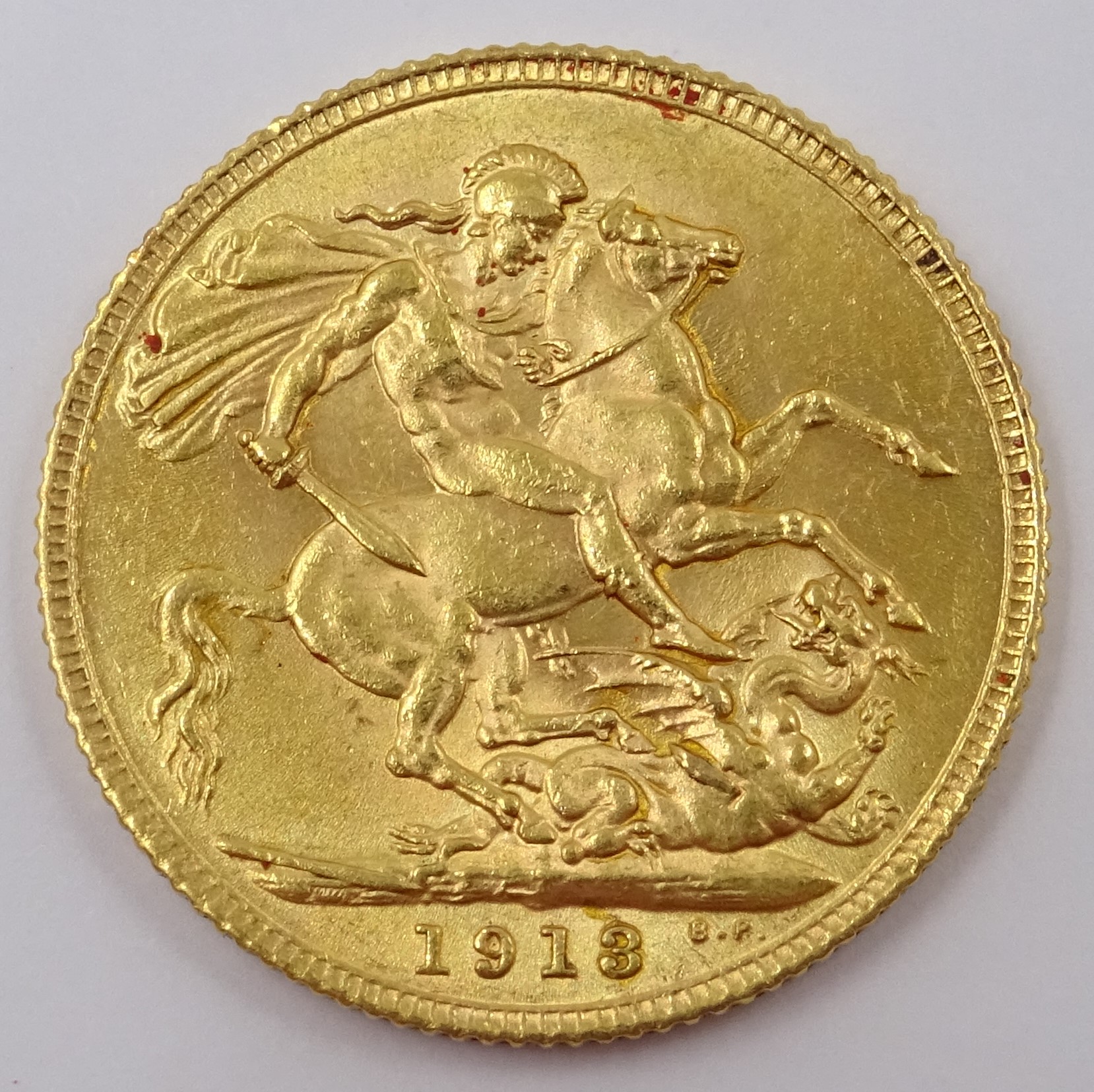 King George V 1913 gold full sovereign Condition Report <a href='//www. - Image 2 of 2