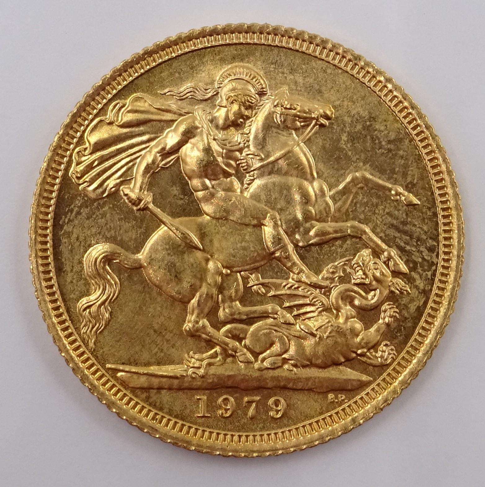 Queen Elizabeth II 1979 gold full sovereign Condition Report <a href='//www. - Image 2 of 2