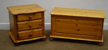 Pine blanket box, hinged lid, bun feet (W85cm, H46cm, D41cm) and pine bedside chest,