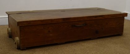 Early 20th century pine chest with hinged lid (W117cm, H25cm,