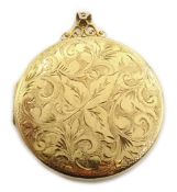 9ct gold large circular locket bright cut scroll decoration hallmarked Condition Report