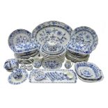 Meissen matched dinner service in the Onion pattern comprising 6 dinner plates, 5 side plates,