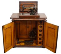 Singer treadle sewing machine with gilt transfer detail,