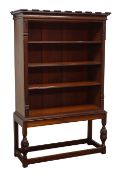 Small Edwardian mahogany open bookcase,