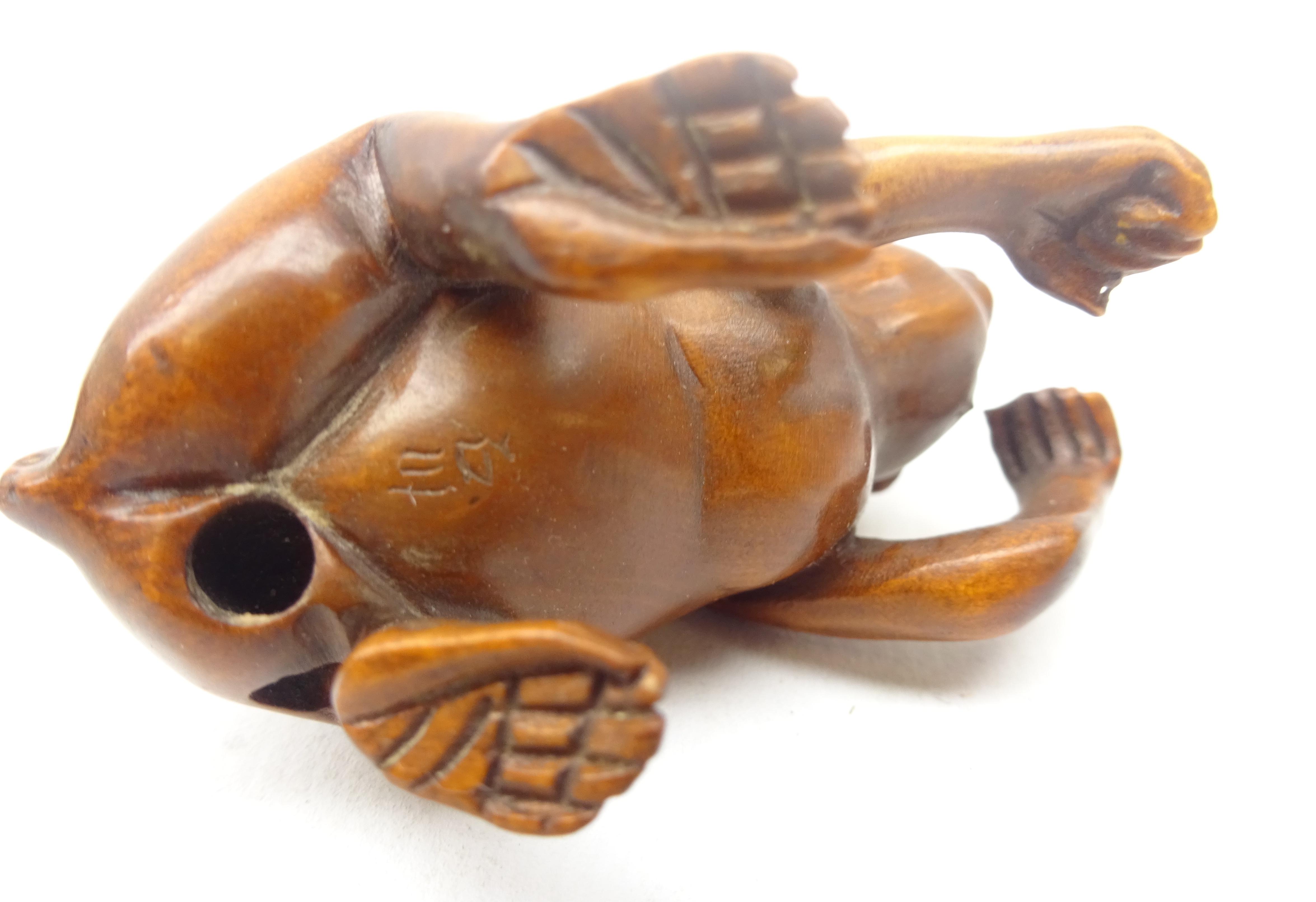 Japanese Meiji boxwood Netsuke carved as a monkey, L5cm and Elephant, - Image 4 of 4