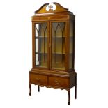 Edwardian satinwood banded display cabinet,