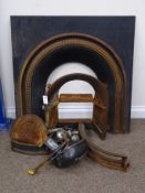 Victorian style cast iron fire insert, with arched moulded aperture,
