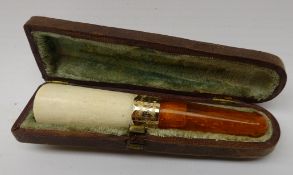 Edwardian Meerchaum and amber cheroot holder with 9ct gold band in case L8cm