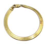 18ct gold flattened herringbone chain bracelet stamped 750, approx 8.