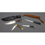 Joker hunting knife with 17cm 440 stainless steel blade and redwood two-piece grip in leather